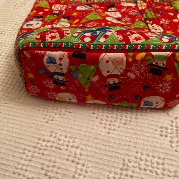 Festive Red and Green Handbag - Picture 6 of 10